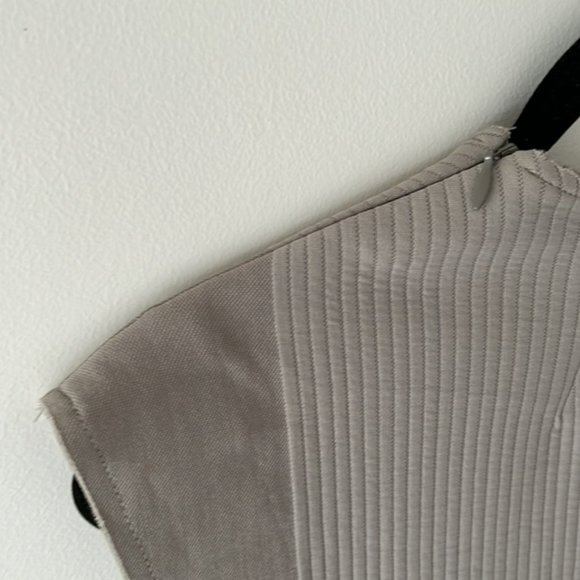 JEANSWEST Metallic Mustard Gold Turtleneck Sweater NWT - Picture 7 of 9